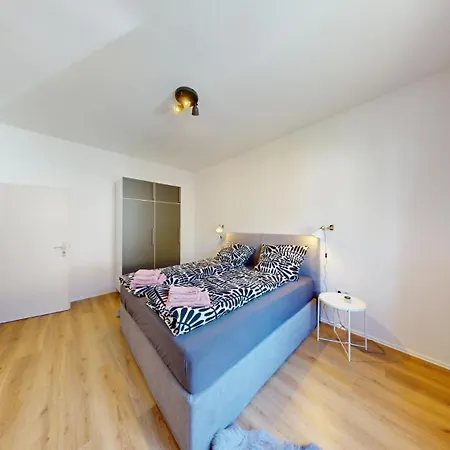 Altbauwohnung Im Erdgeschoss Mit Wintergarten Lejlighed *