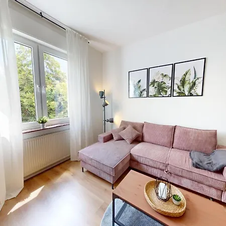 Apartment Altbauwohnung Im Erdgeschoss Mit Wintergarten