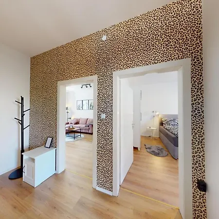Altbauwohnung Im Erdgeschoss Mit Wintergarten Lejlighed
